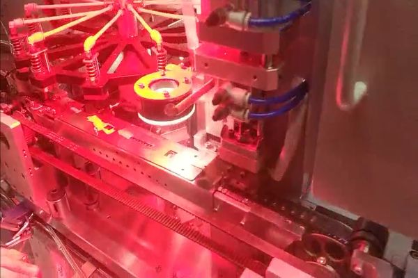 CCD定位激光打标晶振行業應用